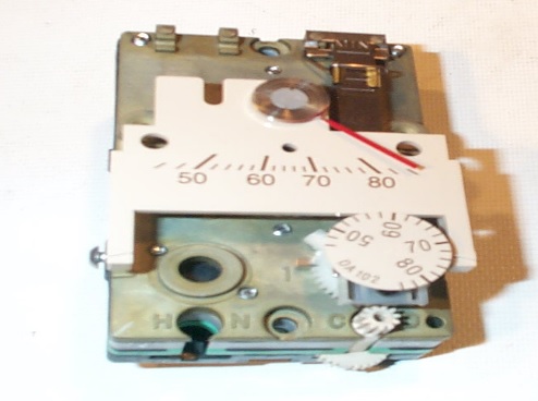 Siemens Building Technology 192-200 Powerstar Single Farenheit Setpoint Pneumatic Room Thermostat & Wall Plate No Relay Direct Action (1-Pipe)